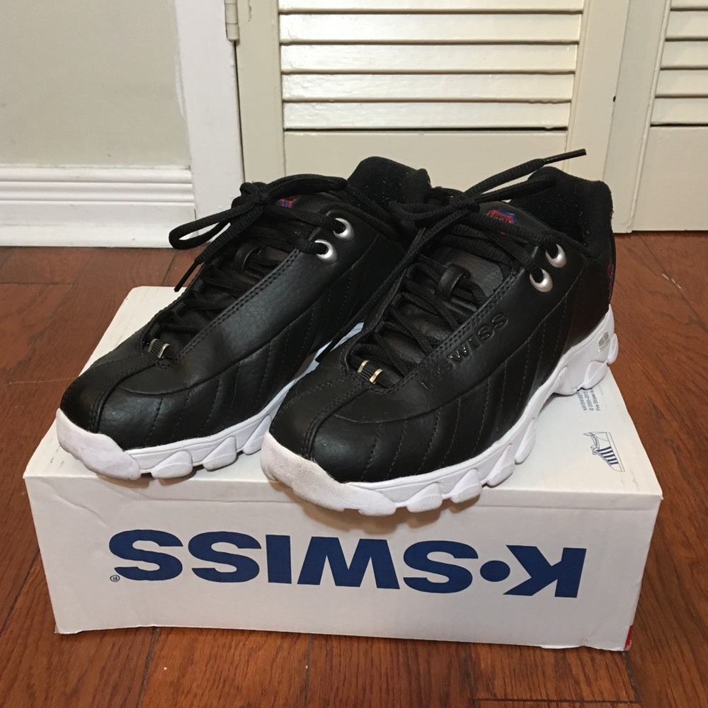 BRAND NEW LEATHER SNEAKERS